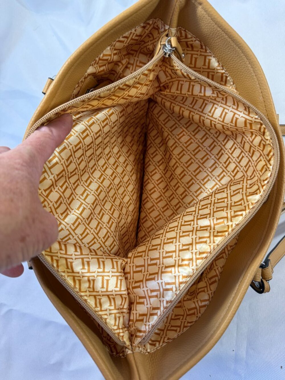 Tignanello Genuine Leather French Shopper Tote W/ Tassle, Colorblock, Like New! - Picture 8 of 16